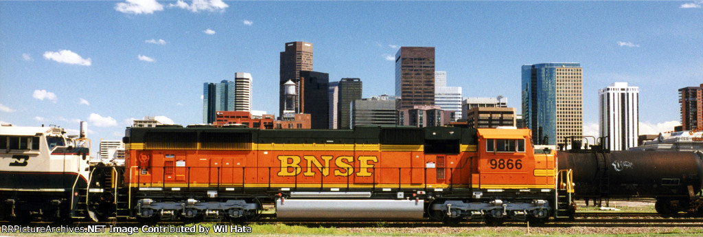 BNSF SD70MAC 9866